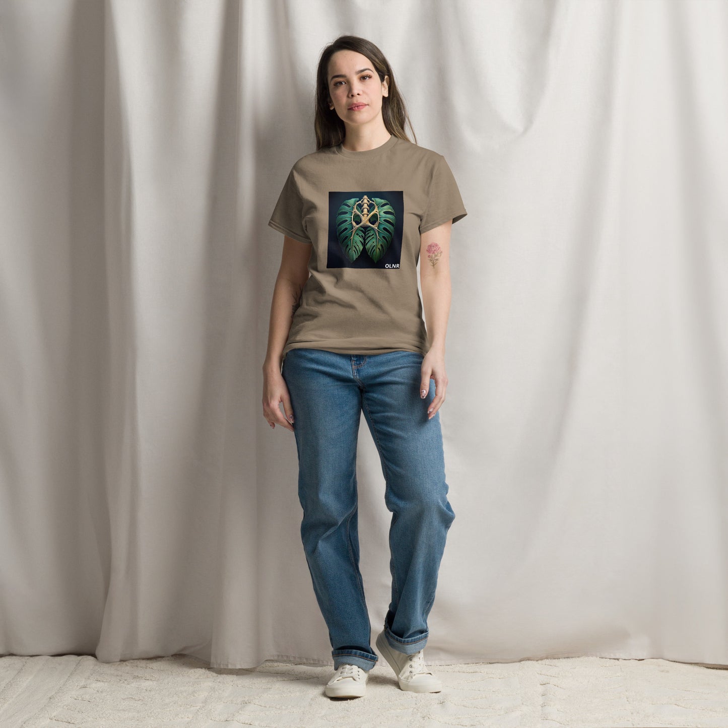 Breathing Monstera Tee