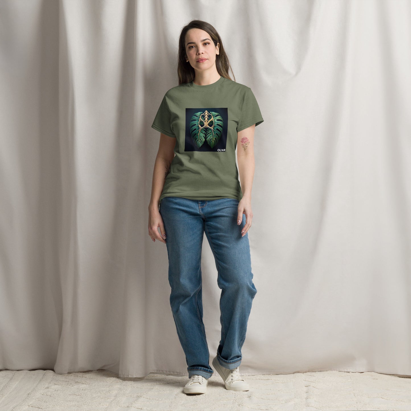 Breathing Monstera Tee