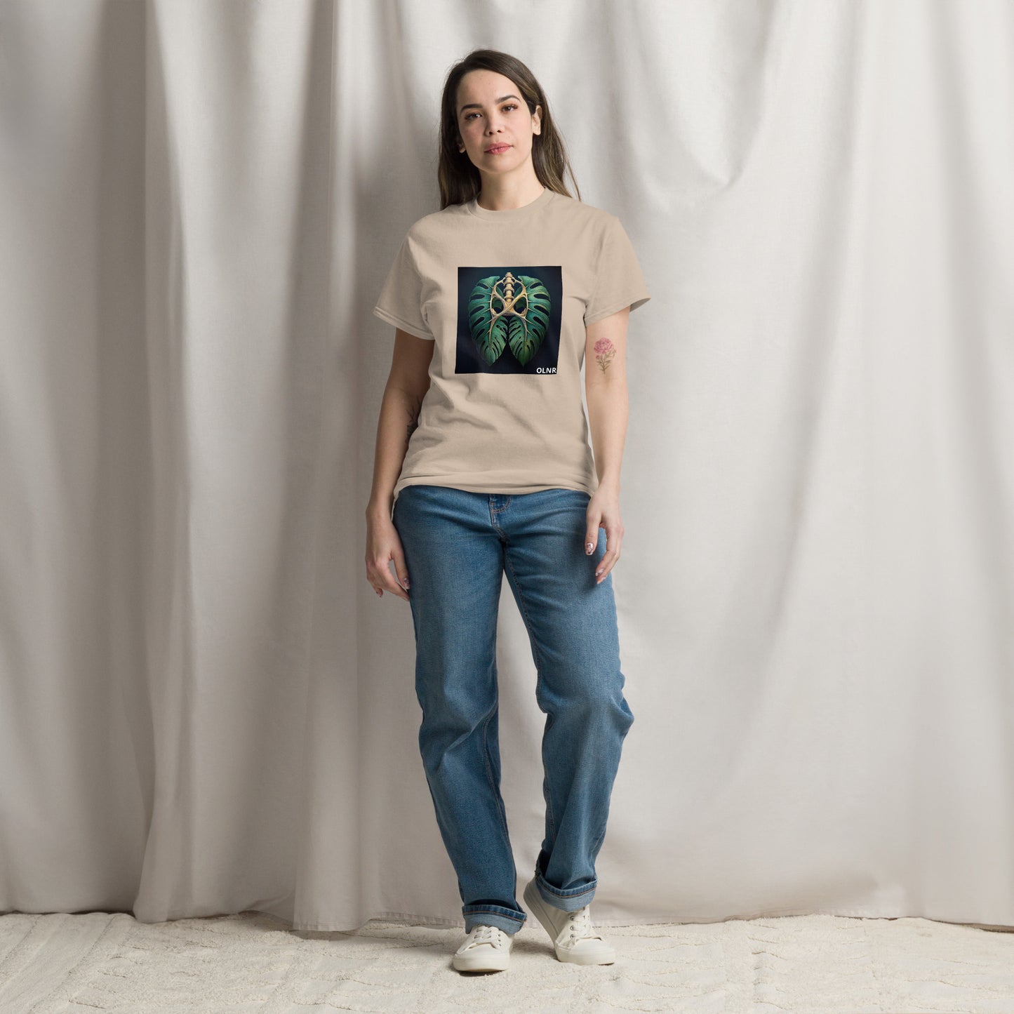 Breathing Monstera Tee